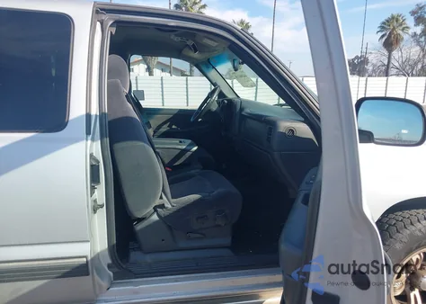 2002 Chevrolet Silverado 1500 Ls z USA, uszkodzony, nr VIN 1GCEK19T22Z227546